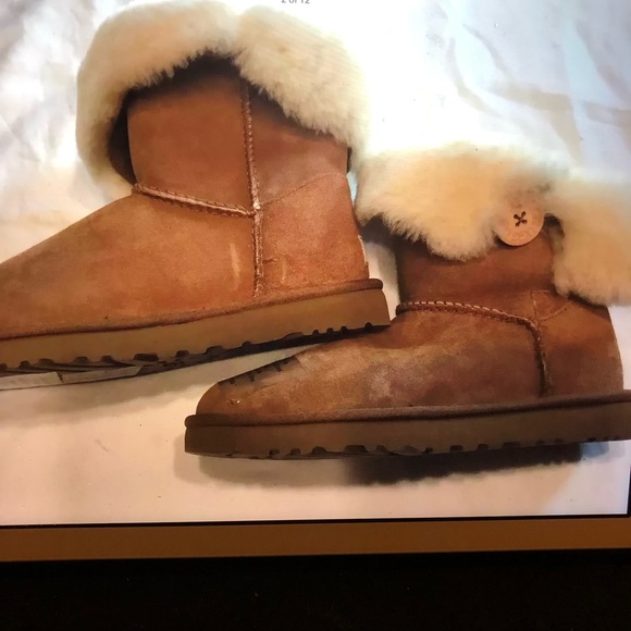 Sold UGG Australia Classic Short Leather Boots Women’s size 7 color Chestnut New - Picture 14 of 14